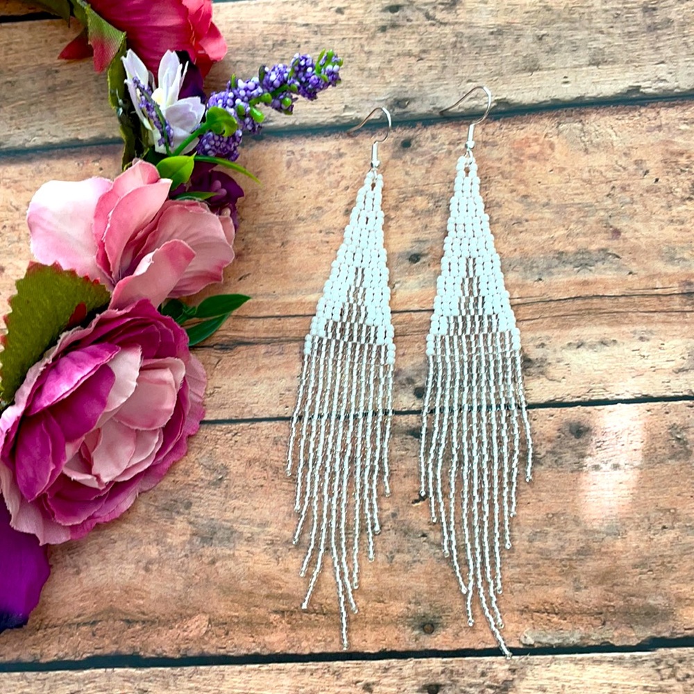 Silver white lone earring -No241